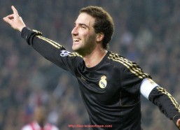 柠檬体育直播-世俱杯赛事图标与字体设计标准化趋势与案例分享