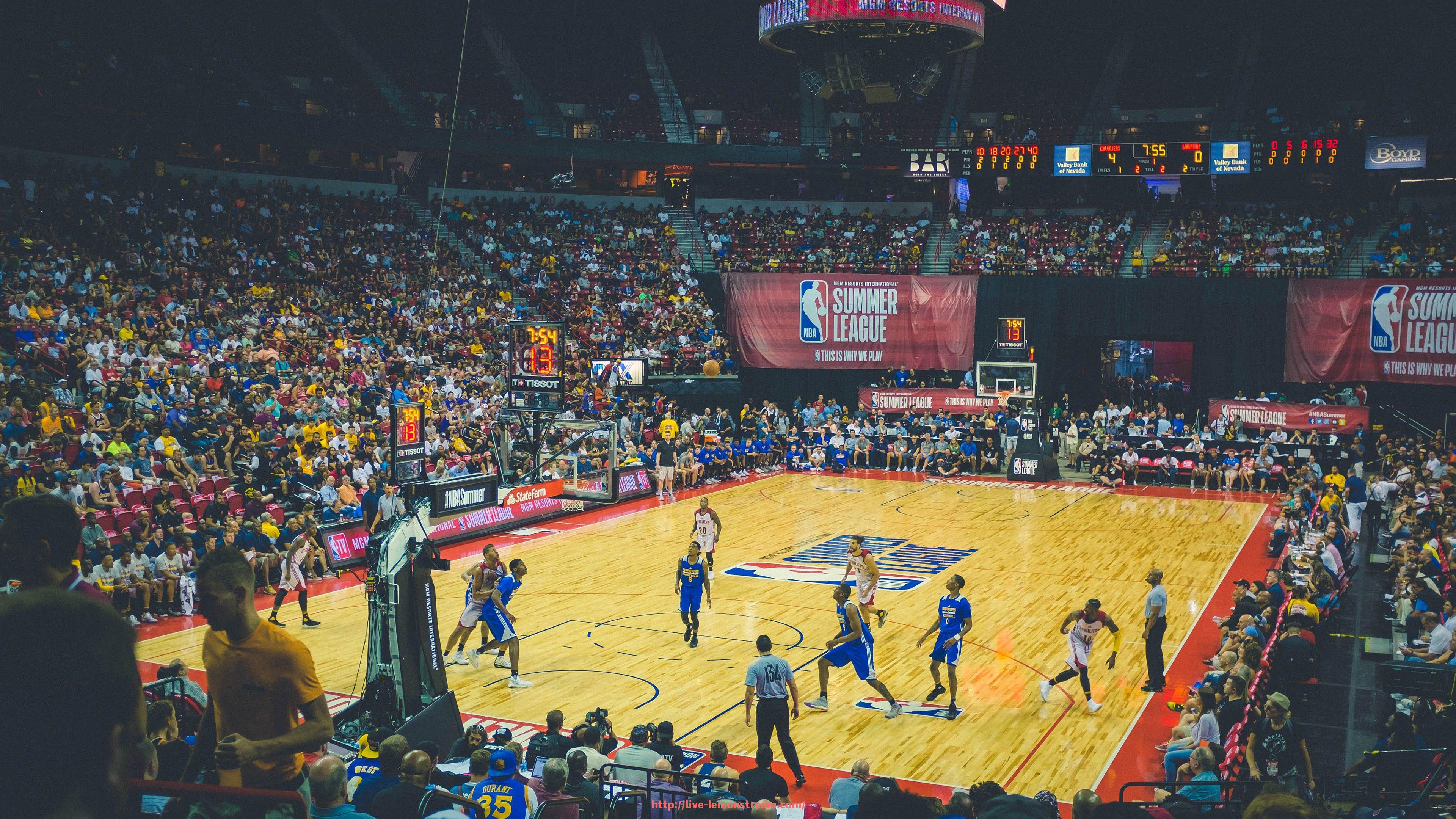 柠檬体育直播-世俱杯裁判判罚争议事件回顾及规则完善建议